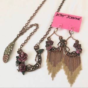 Betsey Johnson ‘Lady Luck’ Horseshoe Roses Set HTF!